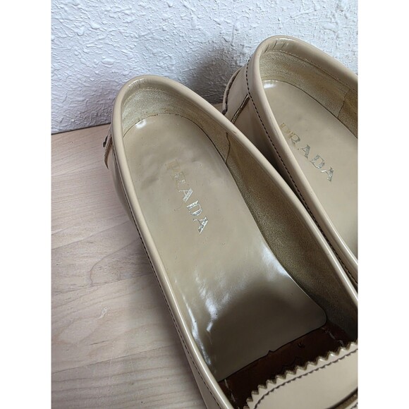Ladies PRADA Leather Beige Colored Loafers Sz 35.5 US 5- Italy - Picture 4 of 13